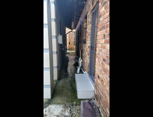 7 BEDROOM HOUSE FOR SALE IN KAALFONTEIN